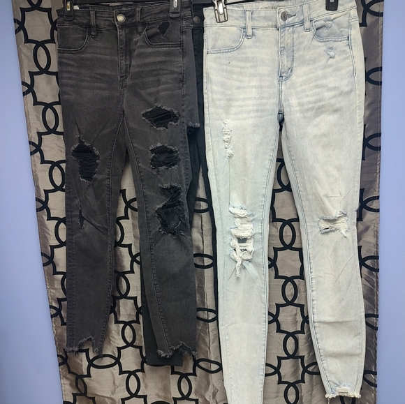 Three Pairs Size 4 Stretch Hi Rise Jegging American Eagle Distressed Jeans! - Picture 4 of 13